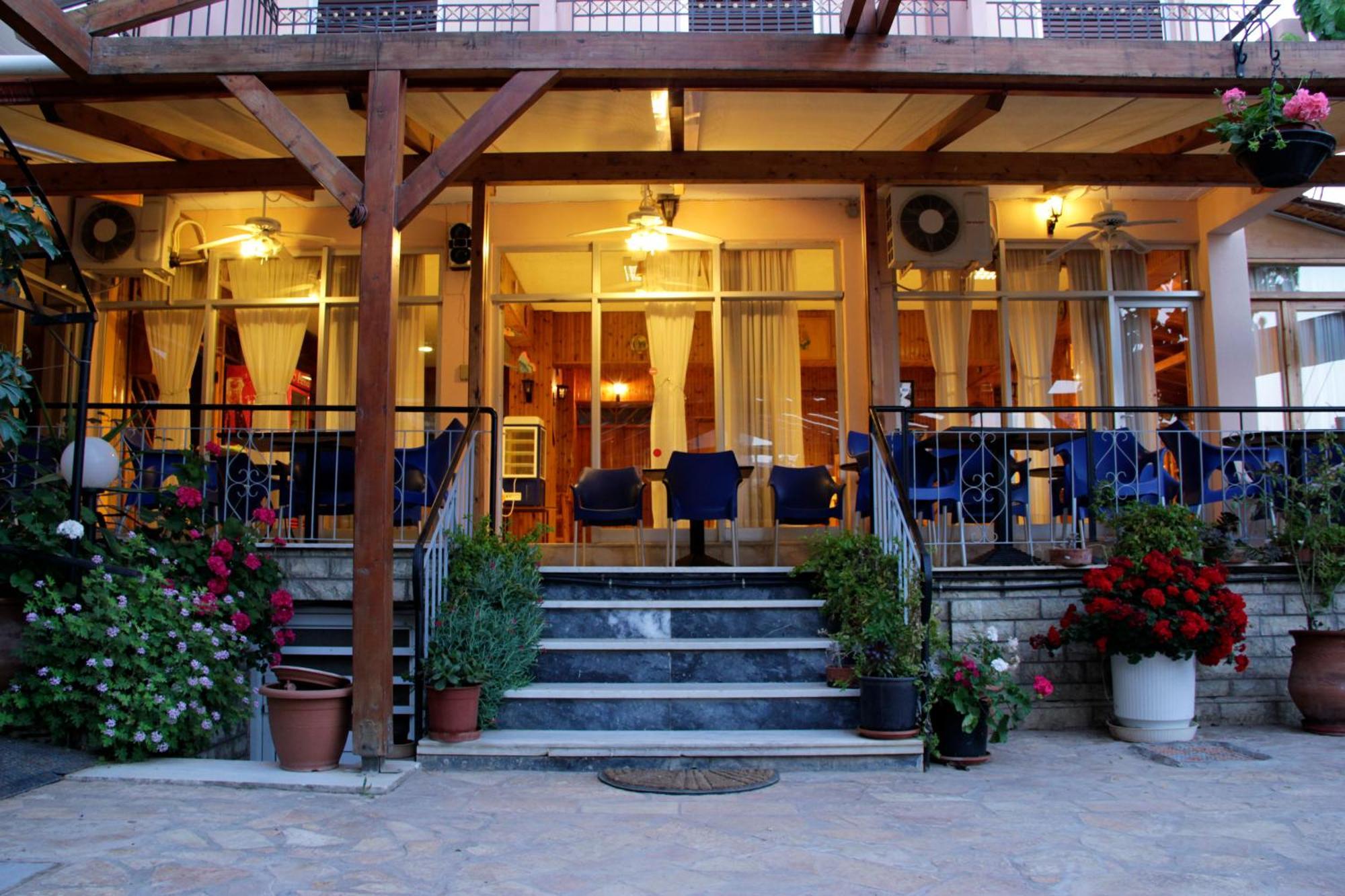 Hotel Galaxias Agioi Pandes Exterior foto