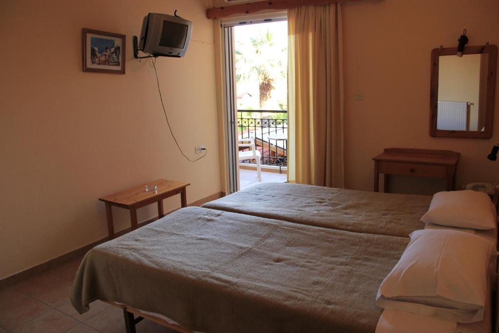 Hotel Galaxias Agioi Pandes Zimmer foto