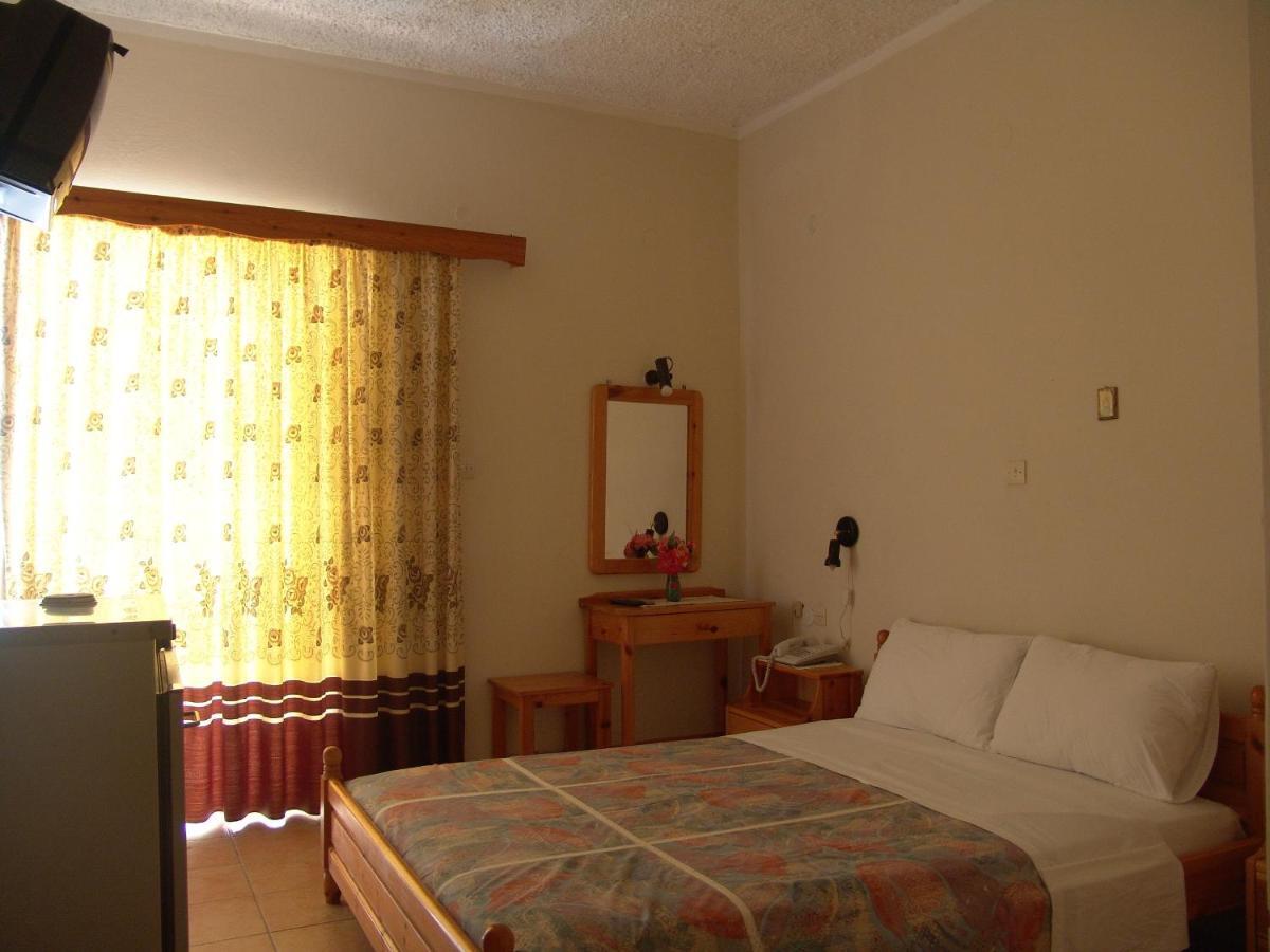 Hotel Galaxias Agioi Pandes Zimmer foto